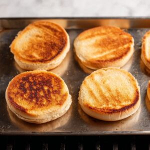 Delicious Grilled Chicken Burgers Recipe 17 The burger buns are lightly toasted, giving them a crispy texture on the inside while providing a sturdy base to hold all the delicious fillings.